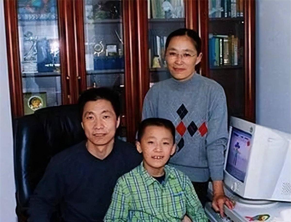 杨利伟的妻子,容貌秀丽!婆婆是同事,被一眼看上当儿媳妇