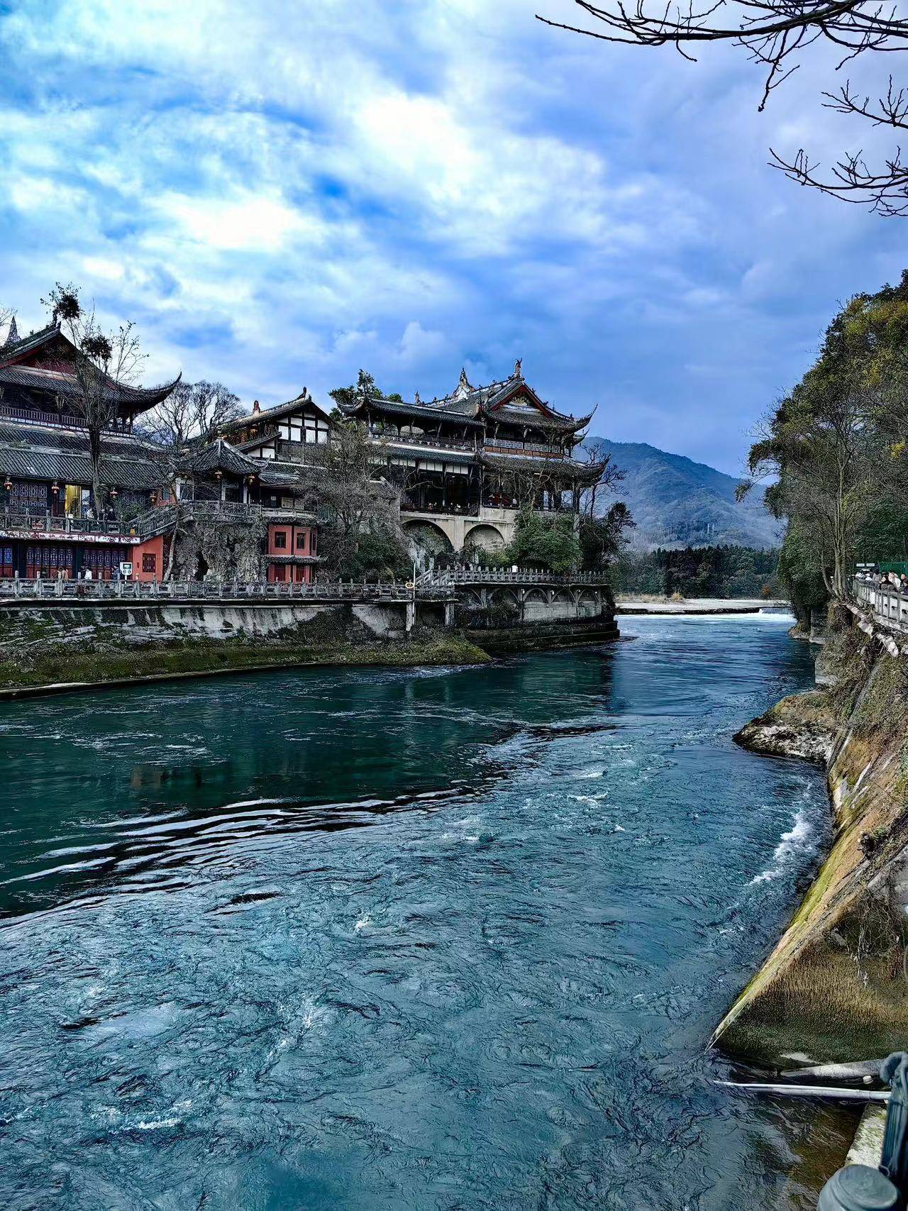 成都成都周边旅游景点大全（成都周边旅游景点大全那边

最好玩）