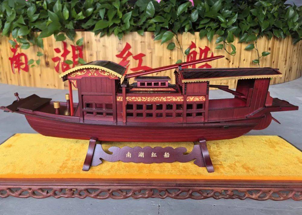 船模01↓↓↓ 随小布一起来了解一下吧! 具体都有哪些好礼?