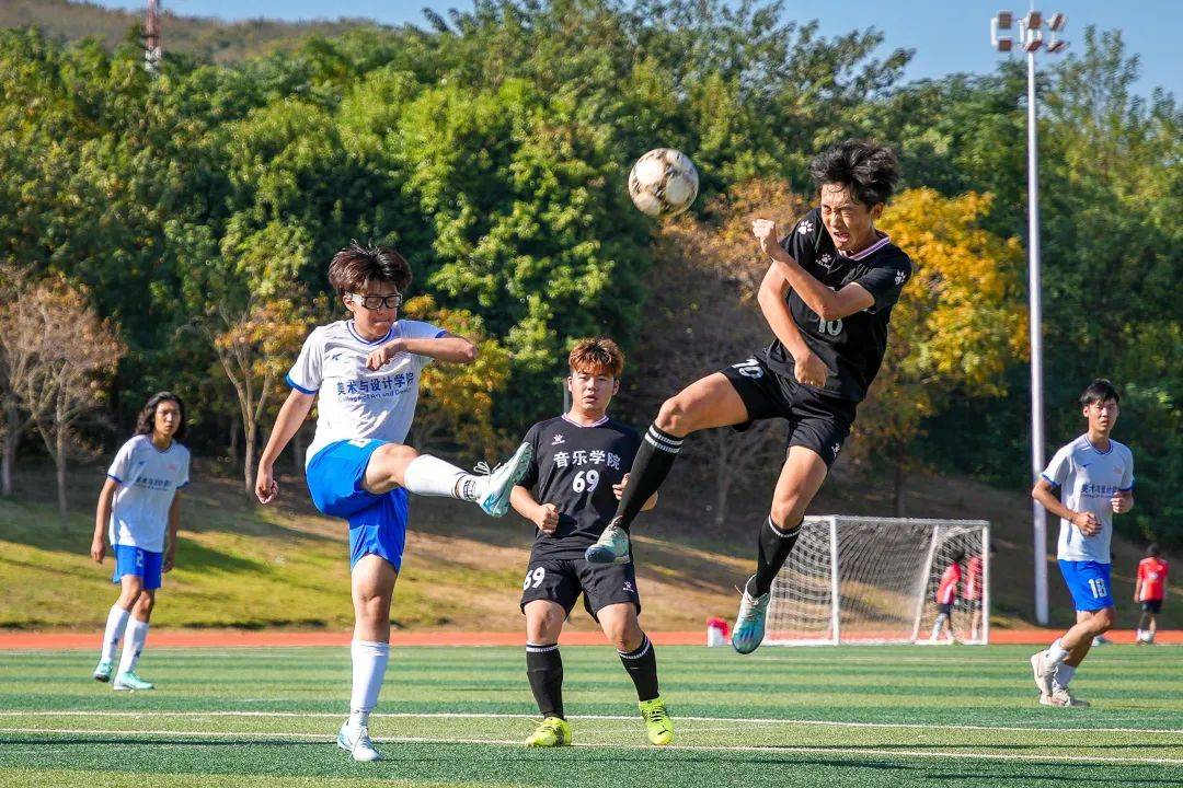 新生杯足球比赛总冠军出炉!