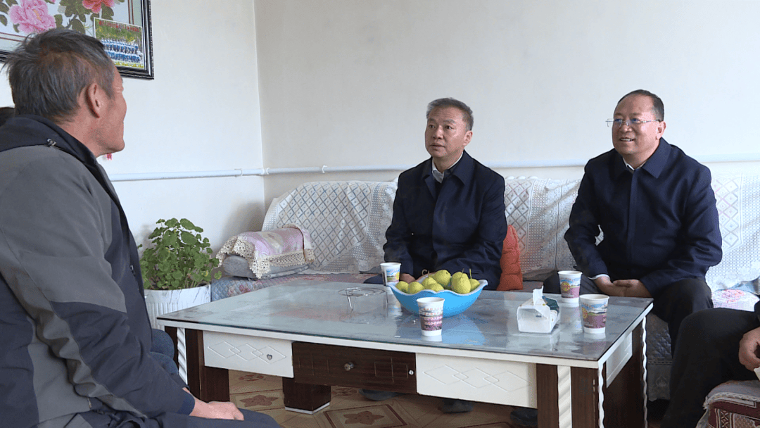 竺向东在都兰县调研时强调 毫不放松巩固拓展脱贫攻坚成果 有力有效