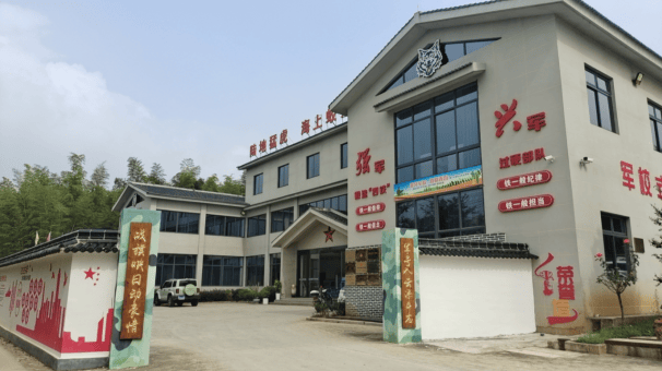 馆内珍藏157件展品,涵盖与资华筠相关的雕塑,国