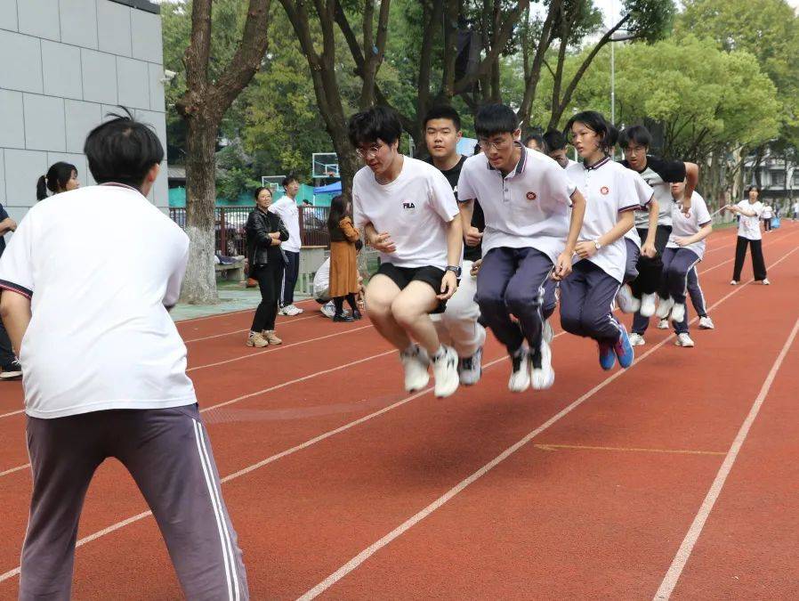 稽山中学校服图片