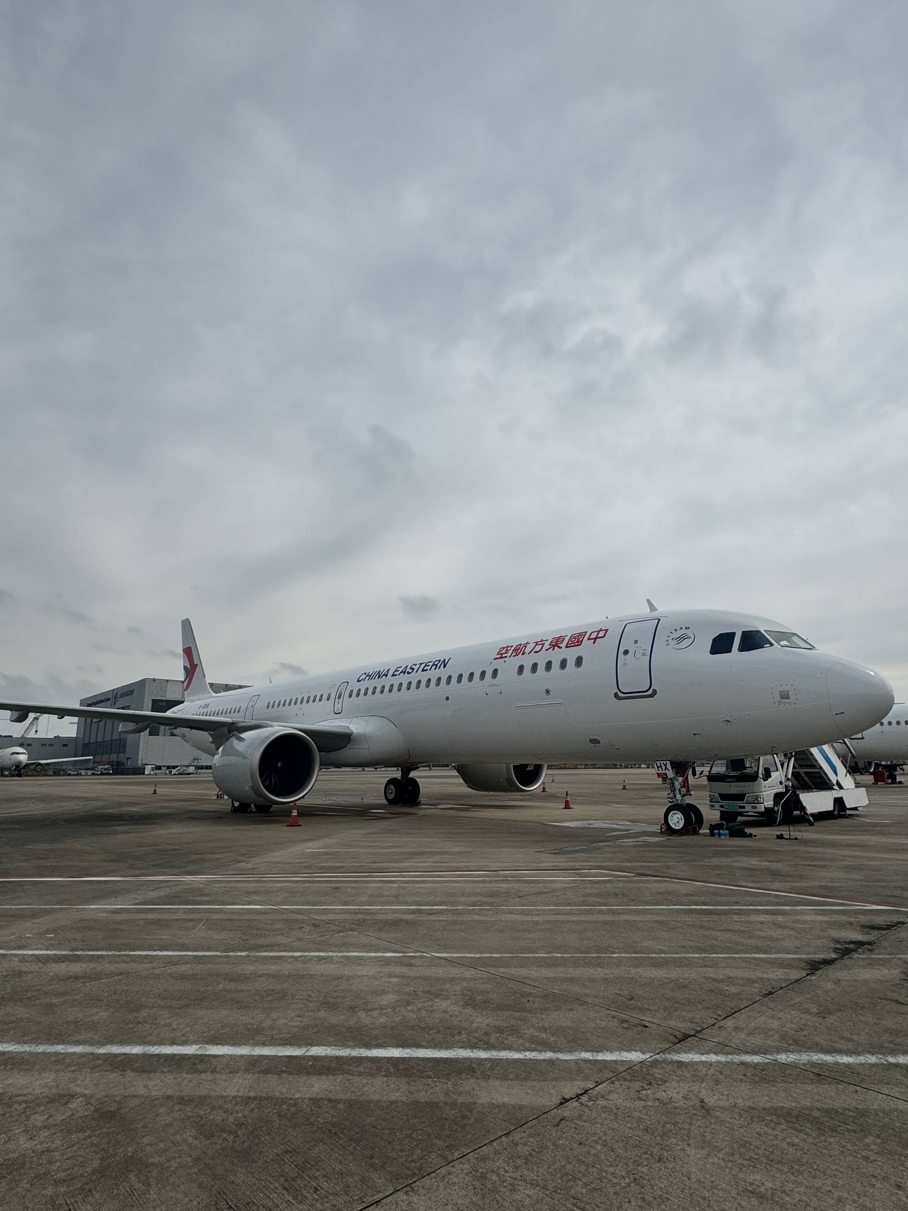 东航首次接收空客a321neo客机