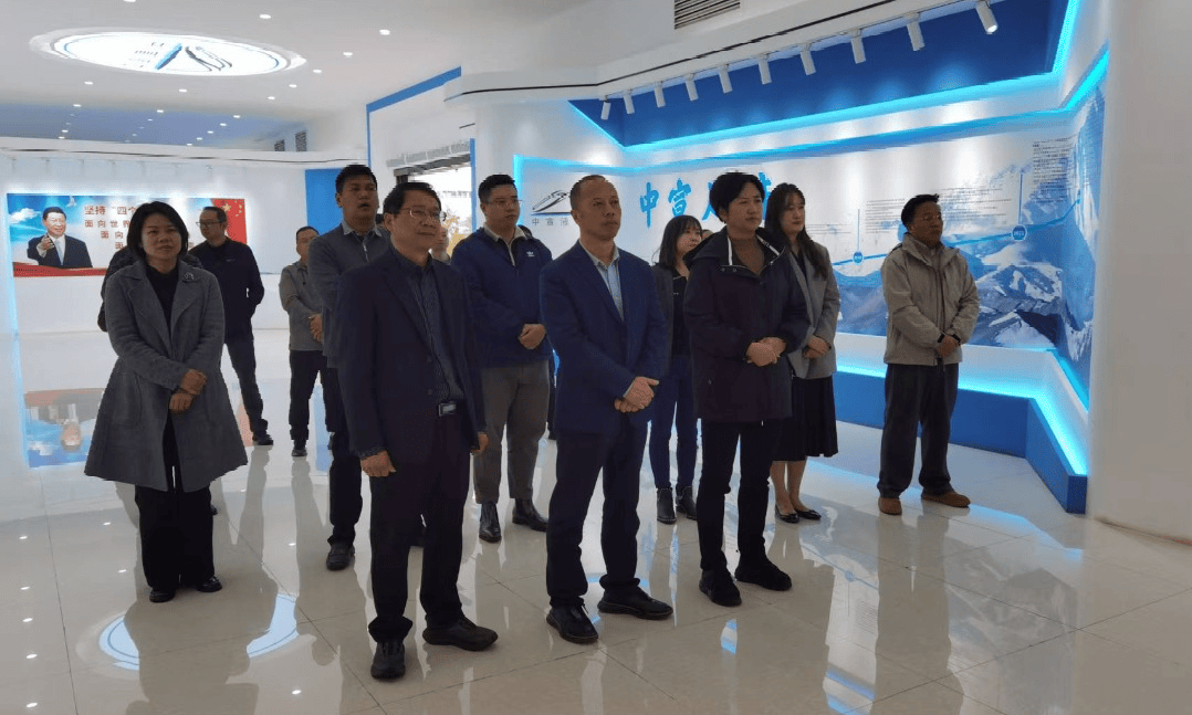 10月22日,宣威市委副书记,市长许韶发,副市长李红梅陪同浙江海纳