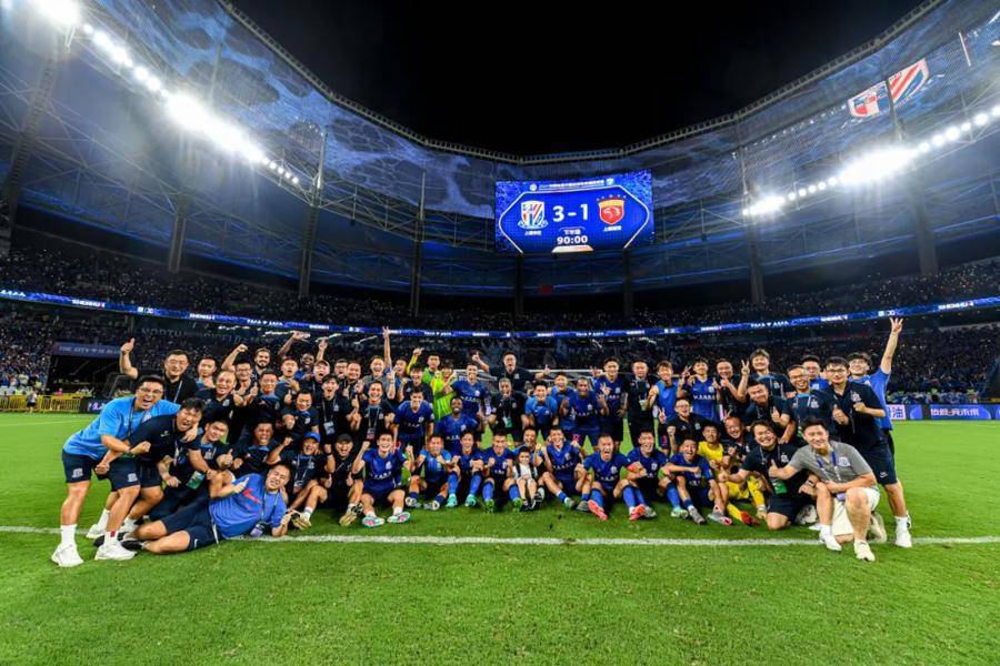 打破多项纪录的申花不好惹,明年再战!申花球迷依然是最坚定的第12人 打破多项纪录的申花不好惹,明年再战!申花球迷依然是最坚定的第12人