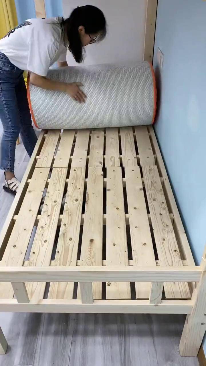 学生宿舍专用床垫,硬板床的克星,加厚可折叠久用不塌陷开学季开学必备