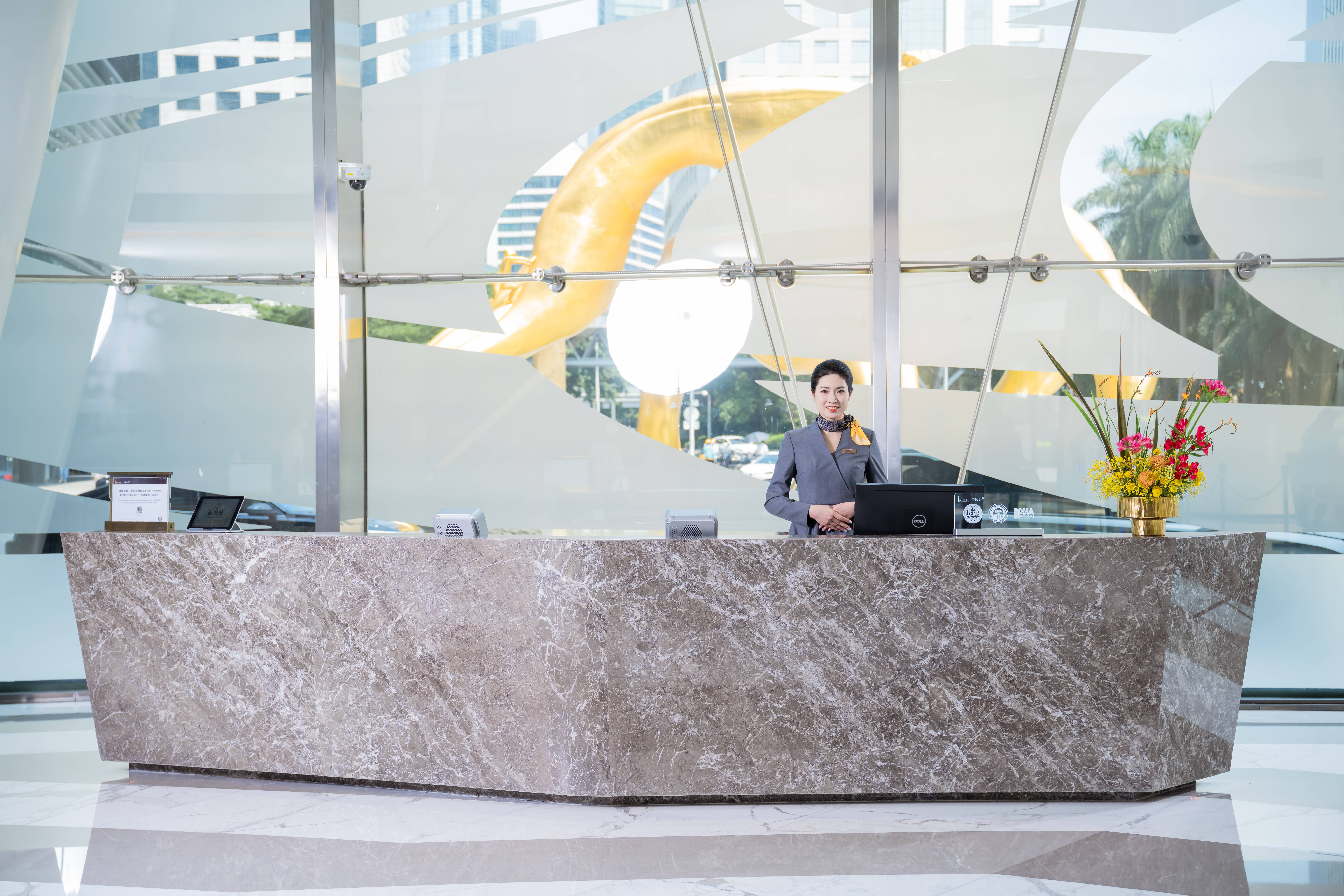 广州ifc大堂前台在这方面,闫晓杰也有类似的感受