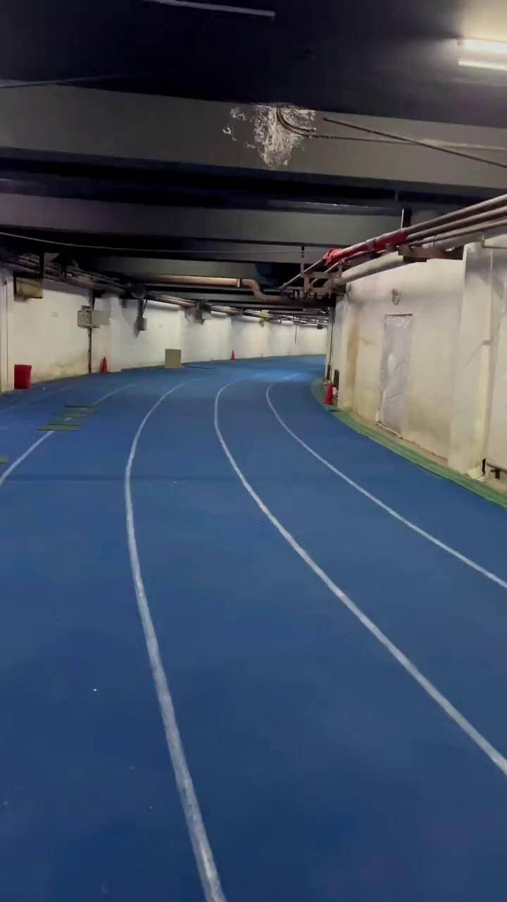 解答一些跑友的问题,说的有点啰嗦,需要的收藏吧!会展中心室内跑道