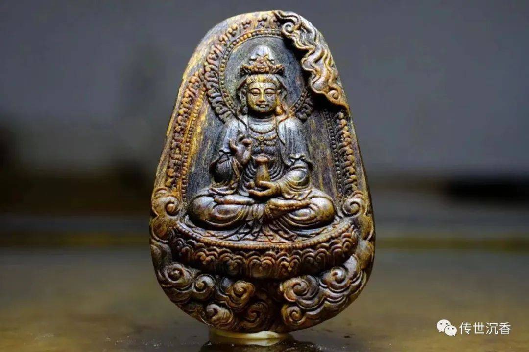 越南芽庄黒油沈香 精雕諸葛亮立像 21×3×4cm 220g（6233-1/3） 为何市面上野生奇楠都产自越南芽庄？一篇文章给你说清楚！_搜狐网