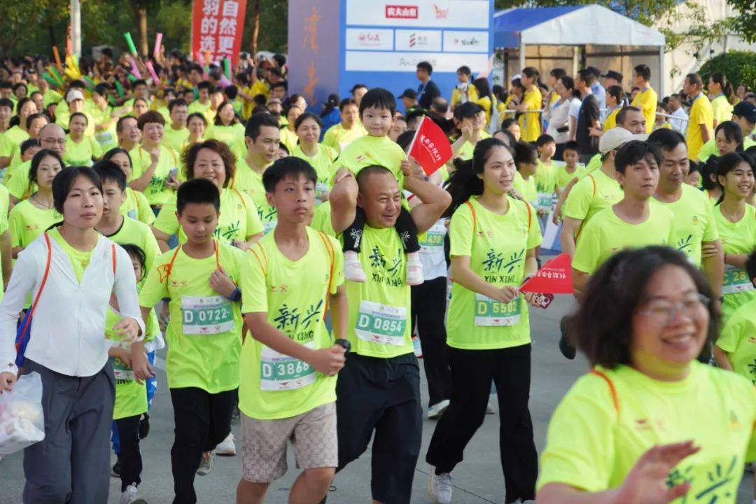 "新马"欢乐跑:跑出健康 跑出快乐_比赛_赛道_马拉松