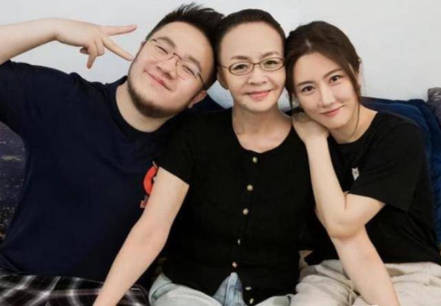 和巴图结婚7年,成功拿捏宋丹丹的王博谷,终于露出了真面目!