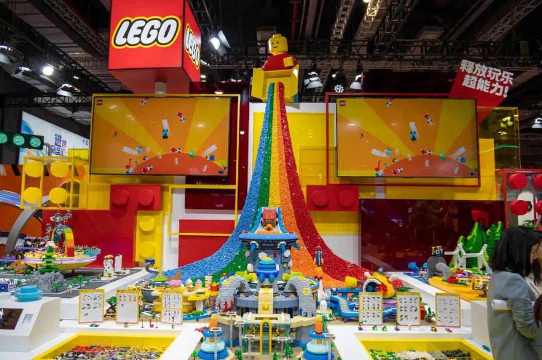 【解放日报专版刊登】全面承接溢出效应,谋划乐高乐园来了"后半篇文章