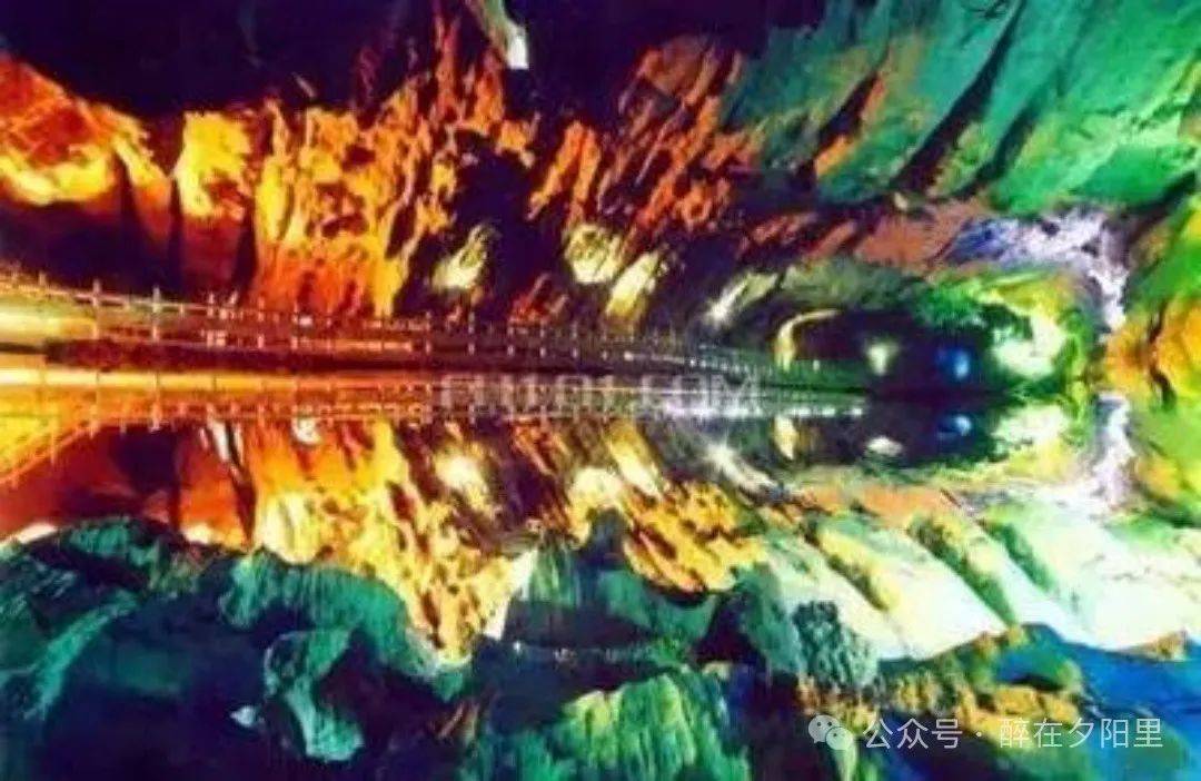 峡谷峰林台地溶洞瀑布构造形迹等为主体——湖南凤凰国家地质公园