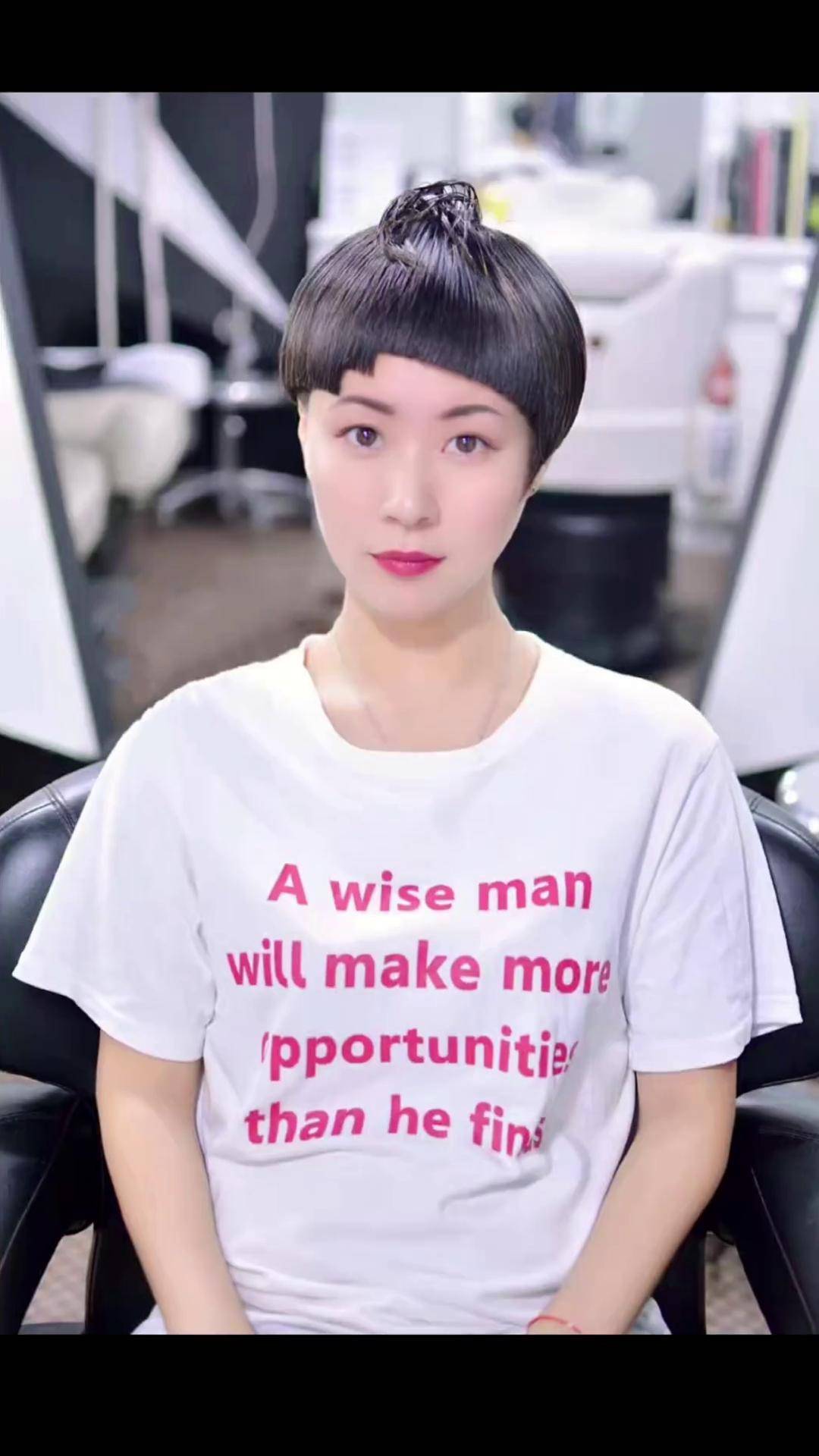 光环阶梯女士超短发 短发 狗啃刘海