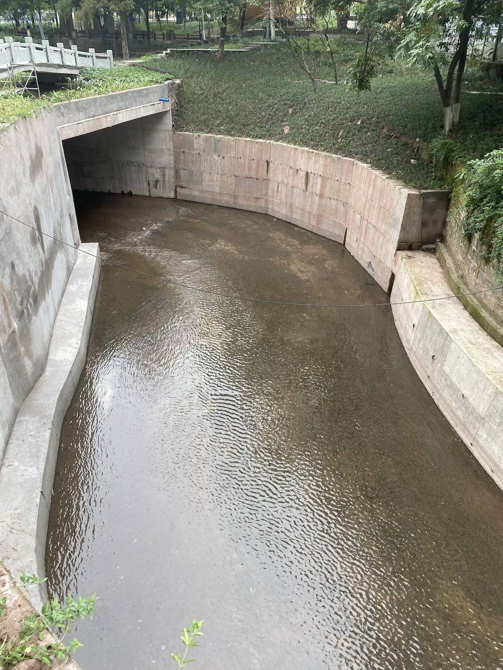 处启动了西外片区城市内涝综合治理,范围涉及万家河涵洞四季花城段