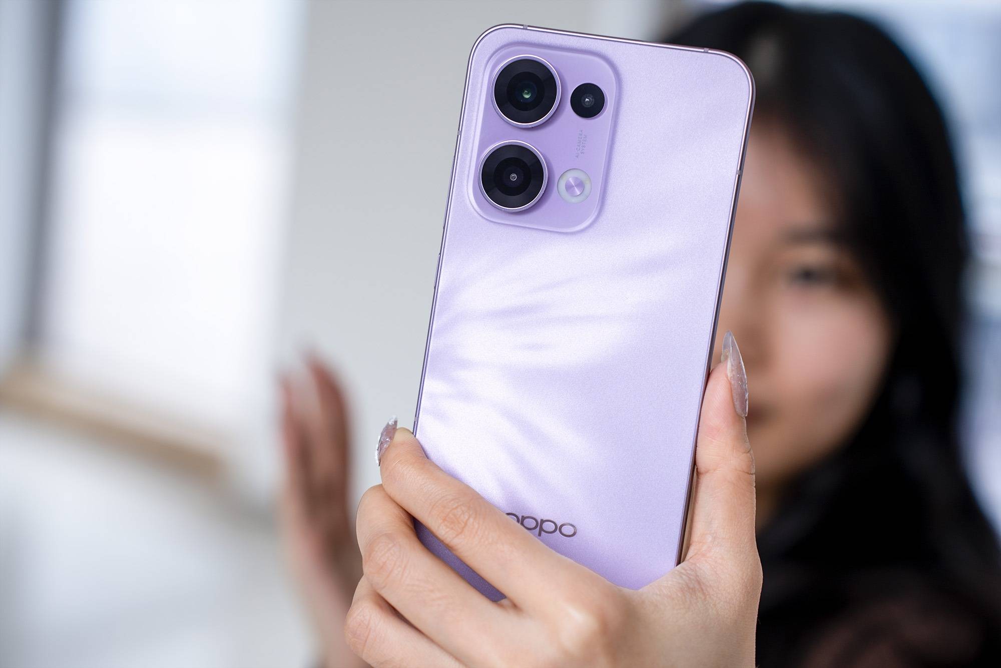 OPPO Reno13系列外观上手，「超美小OPhone」美在哪里？！