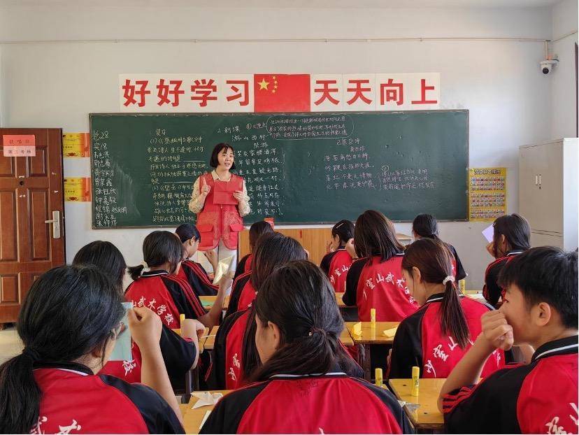技能下乡助学助教！郑州技师学院推动“志愿服务+社工”融合发展