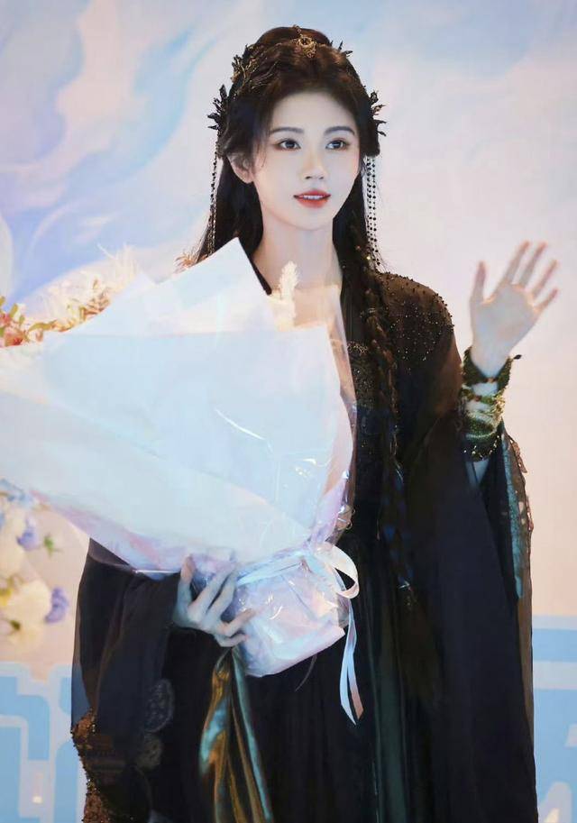 鞠婧祎新剧《月鳞绮纪》受关注:郭敬明执导玄幻大剧!