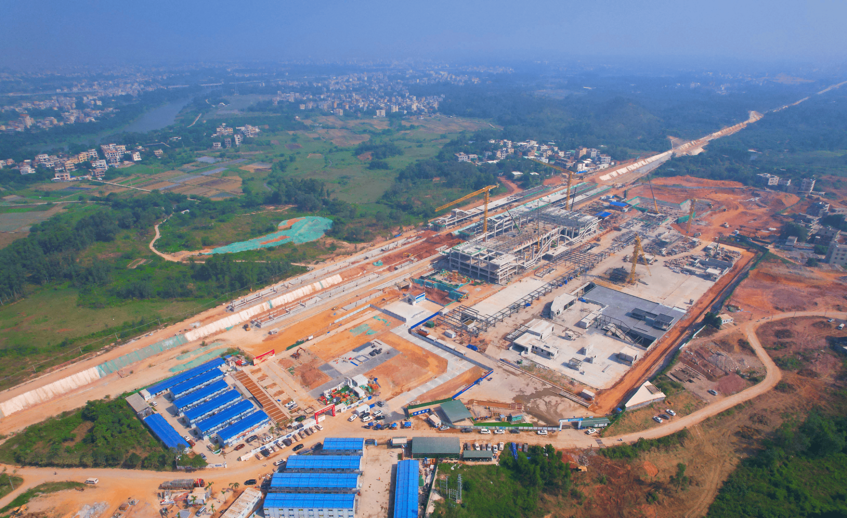 专访茂名新城党工委书记冼奕辉:高标准规划建设活力时尚、蓝绿交织、产城辉映的现代化滨海绿城_城市_发展_城镇化