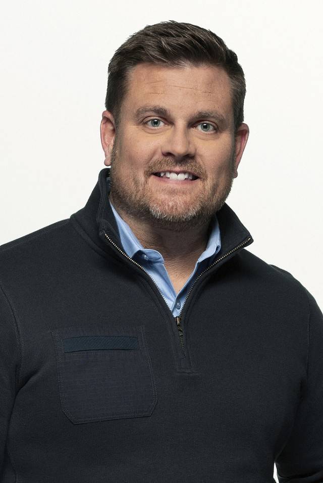 刺杀行动蓄谋已久！美医疗保险巨头CEO街头被杀，嫌疑人仍在逃