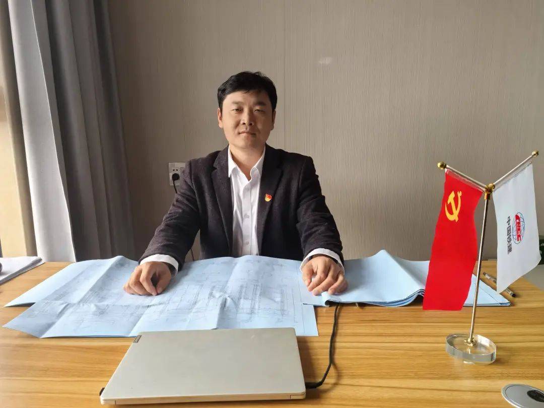 中铁十五局1人荣获中华全国铁路总工会"火车头奖章"