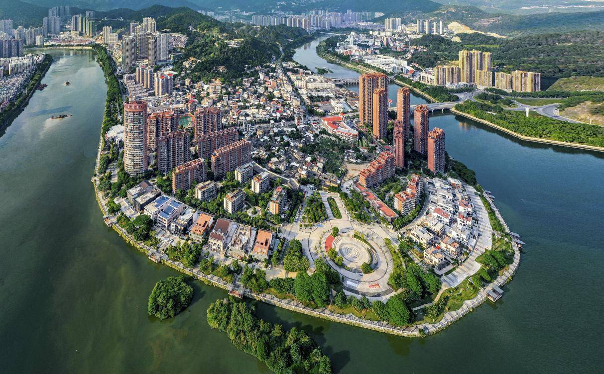 福建安溪:从一片"金叶子"链出百亿光电产业园