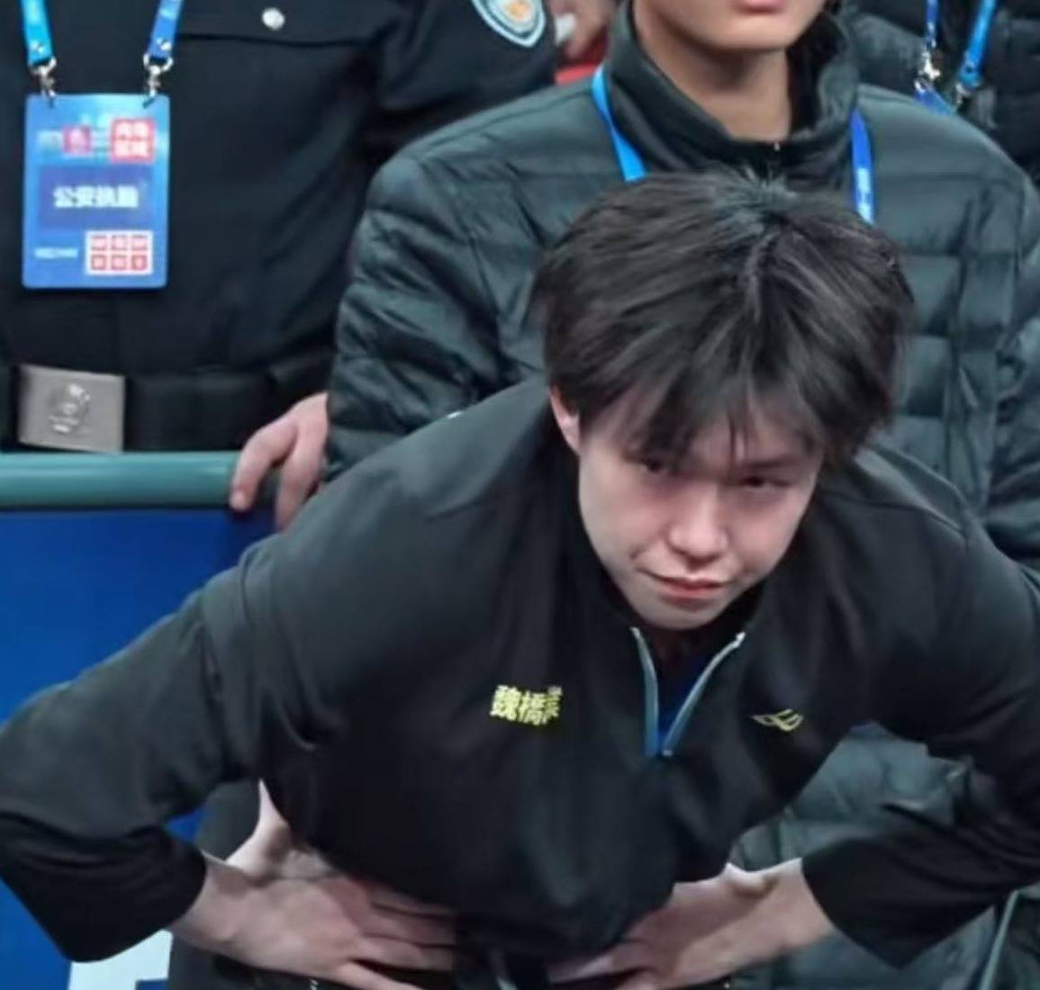 网传王楚钦看病被医生曝光隐私索要签名，医院：已积极处理，涉事医护扣除奖金