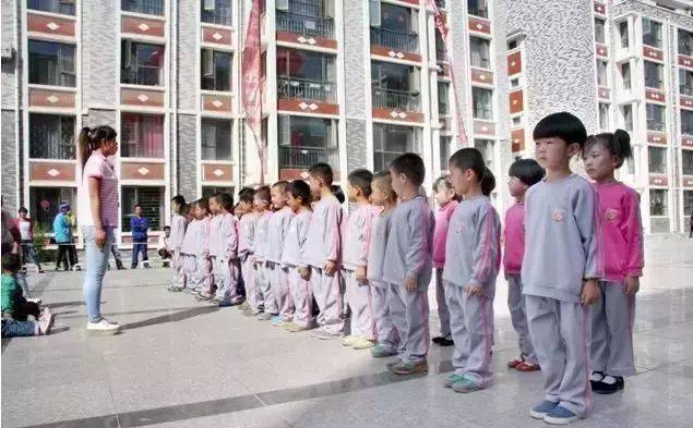 幼儿园早操编排原则_幼儿早操动作变化编排_幼儿园律动操