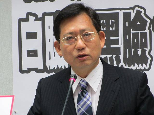 藍營前民代吳育升：柯文哲請辭后，8席民代的選擇決定民眾黨生死