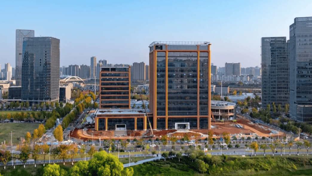 金色科技感线条!华为湖南区域总部大楼