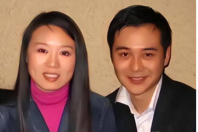他长得帅，演技好，不顾一切娶大15岁妻恩爱至今，没生孩子也幸福