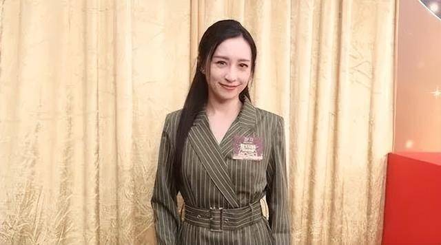 龚嘉欣首主持饮食节目,遭前辈艺人催婚生子,入行16年有信心夺视后