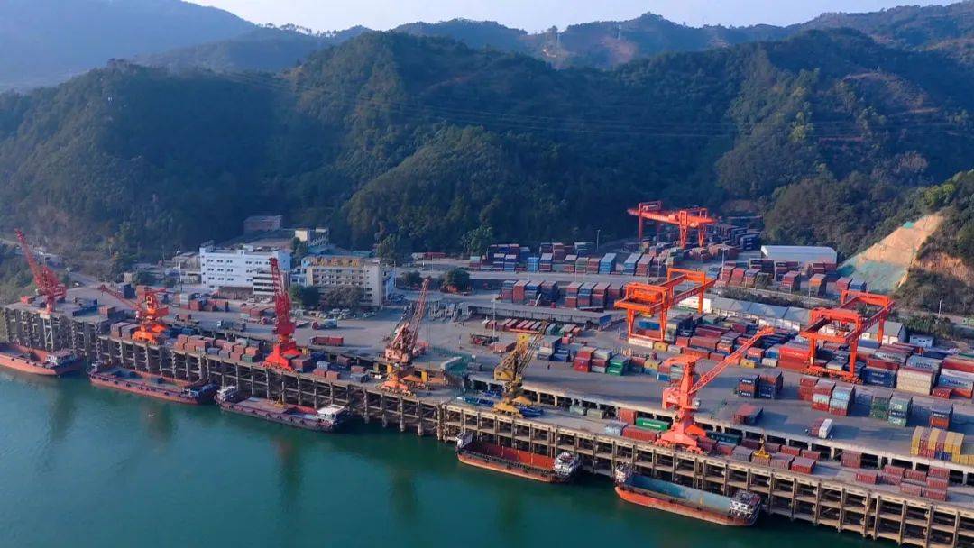【奋进2024 梧州答卷】构建港航物流体系 我市全力打造亿吨西江枢纽港