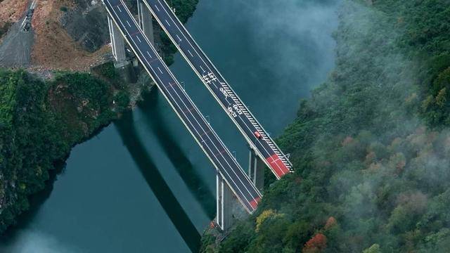 渝湘复线高速巴南至武隆段、彭水至酉阳段通车 重庆高速公路通车总里程突破4500公里