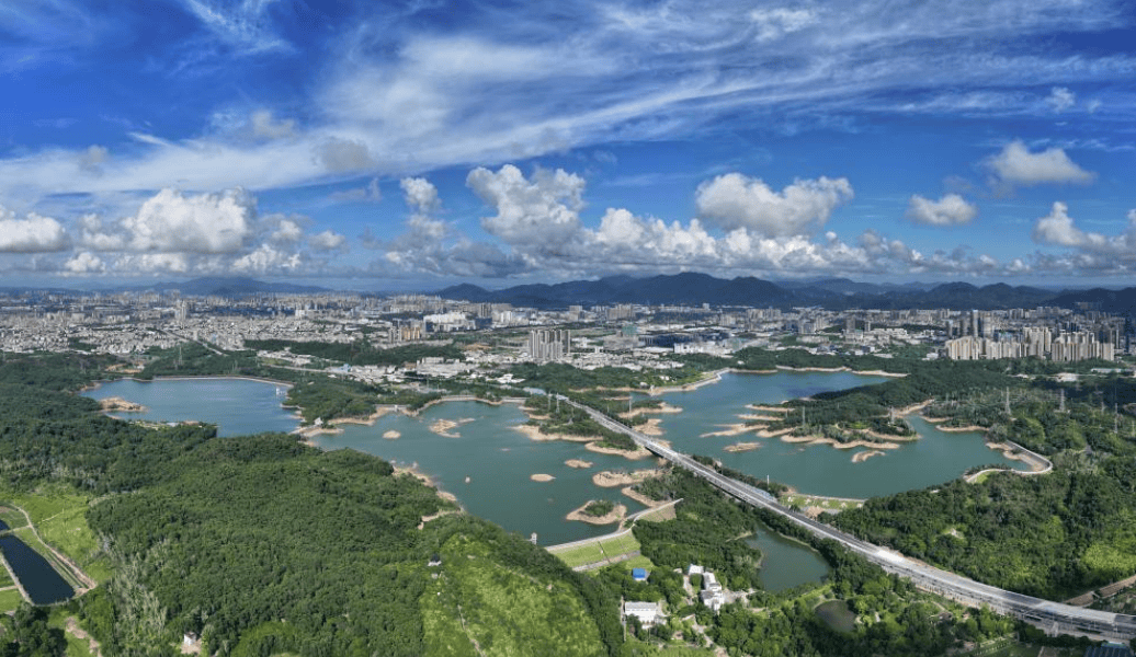 松子坑水库,深圳市重要饮用水源一级保护区,是将东江水送入深圳和香港