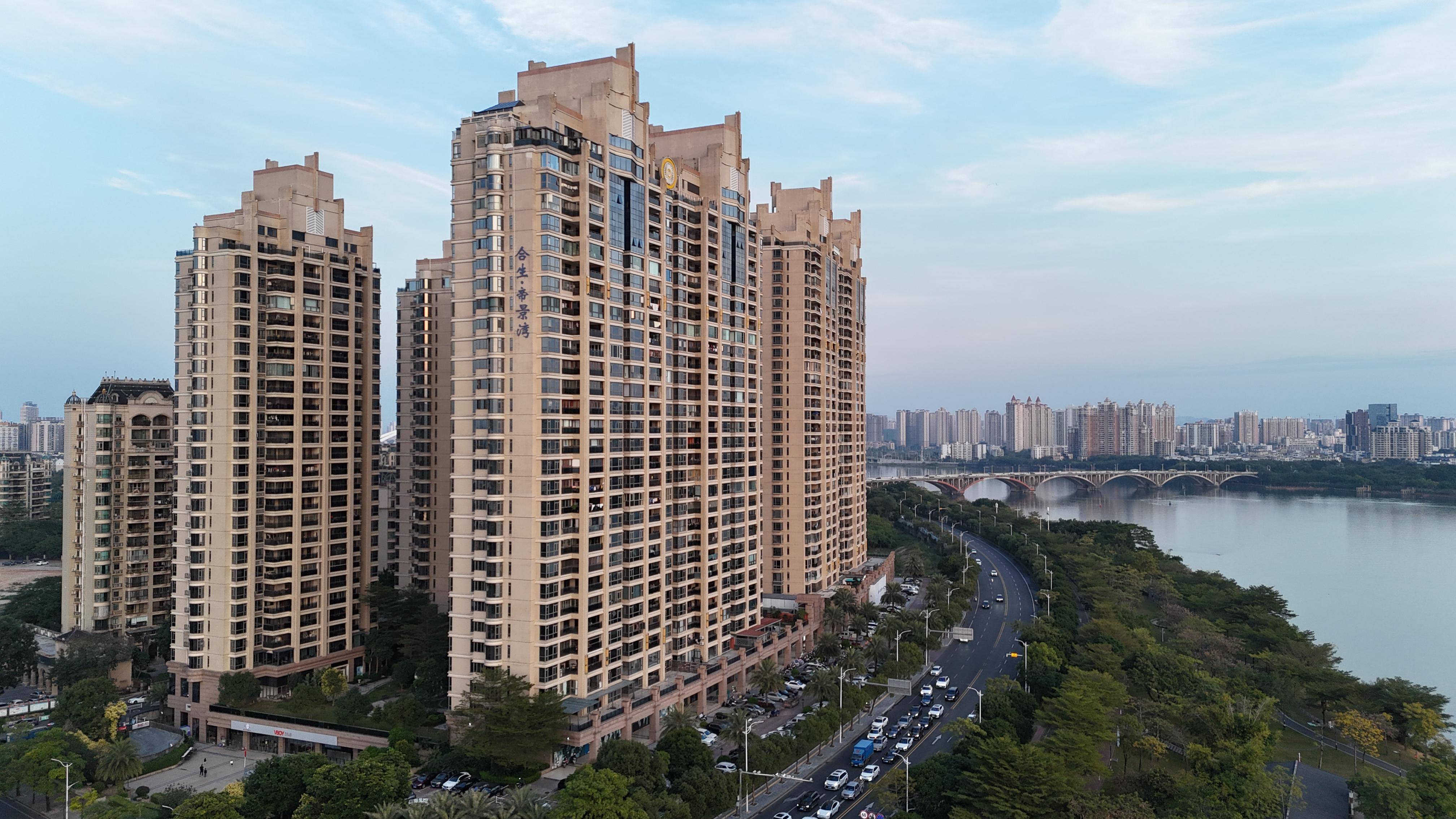 此外,合同还提到,合生帝景湾四期的开发商广东合生帝景房地产公司,于