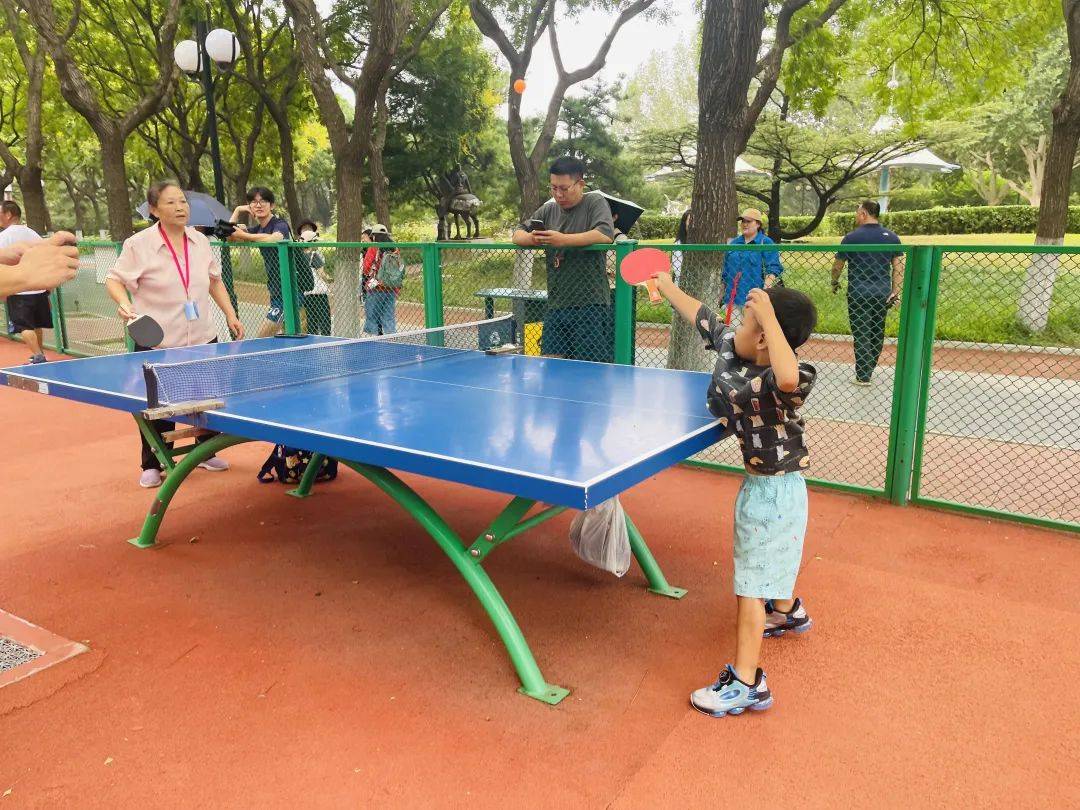 【新春走基层】乒乓球台的“诉说”——百姓身边的乒乓球台越来越多