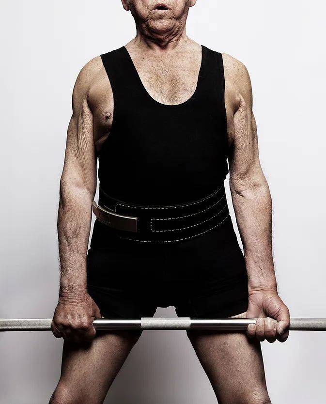 男子突然咳血,肺部硬得像"马蜂窝"!很多人有此习惯,赶紧速查