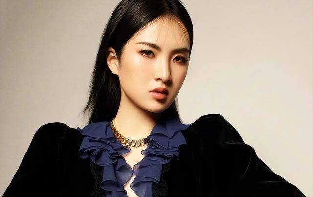 看到7年亏32亿的富家女才明白:任正非让姚安娜进娱乐圈的苦心! 看到7年亏32亿的富家女才明白:任正非让姚安娜进娱乐圈的苦心!