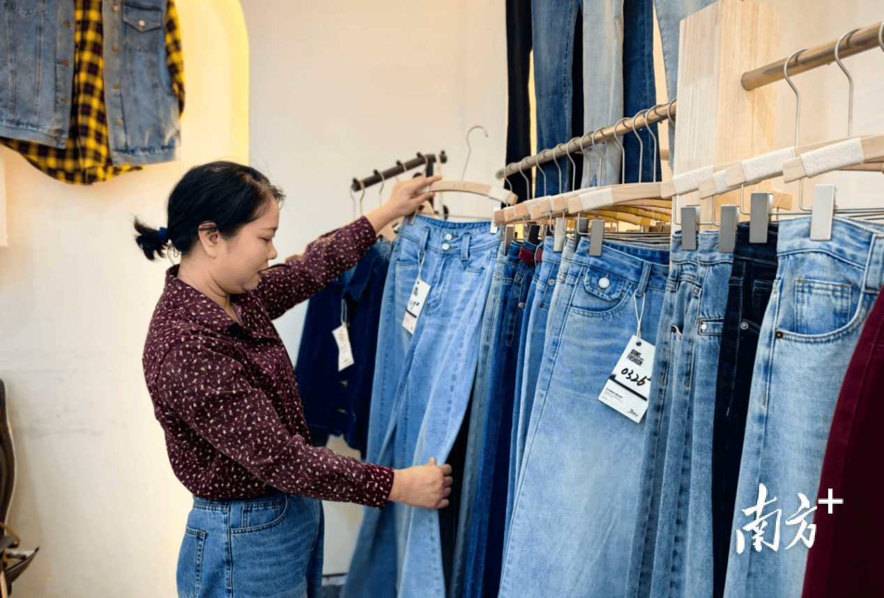 ​备战岁末销售高峰！增城服装批发市场“火力全开”