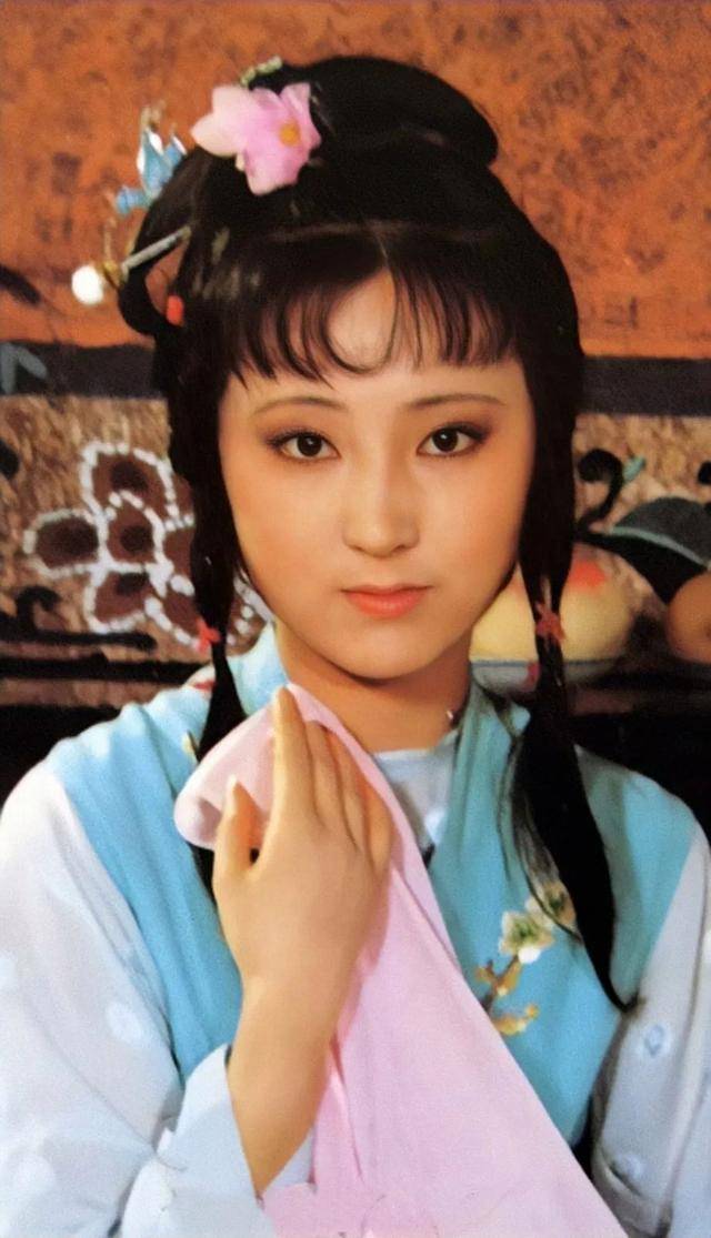 林黛玉的母亲究竟是怎样一个人?《红楼梦》里5处提示,一看便知