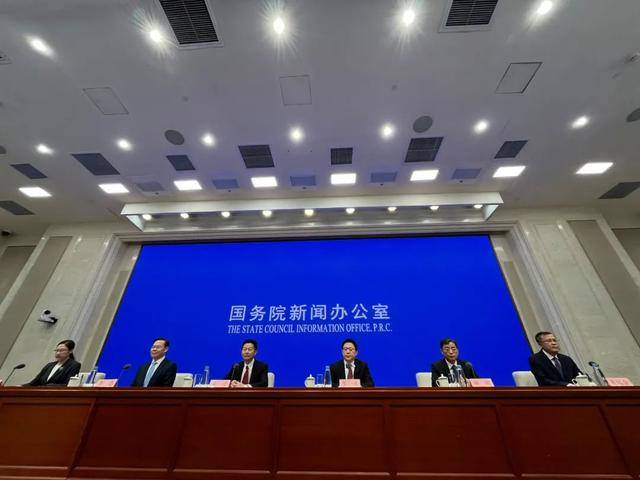 证监会主席吴清：大事不过夜更不能过年，我们只争朝夕
