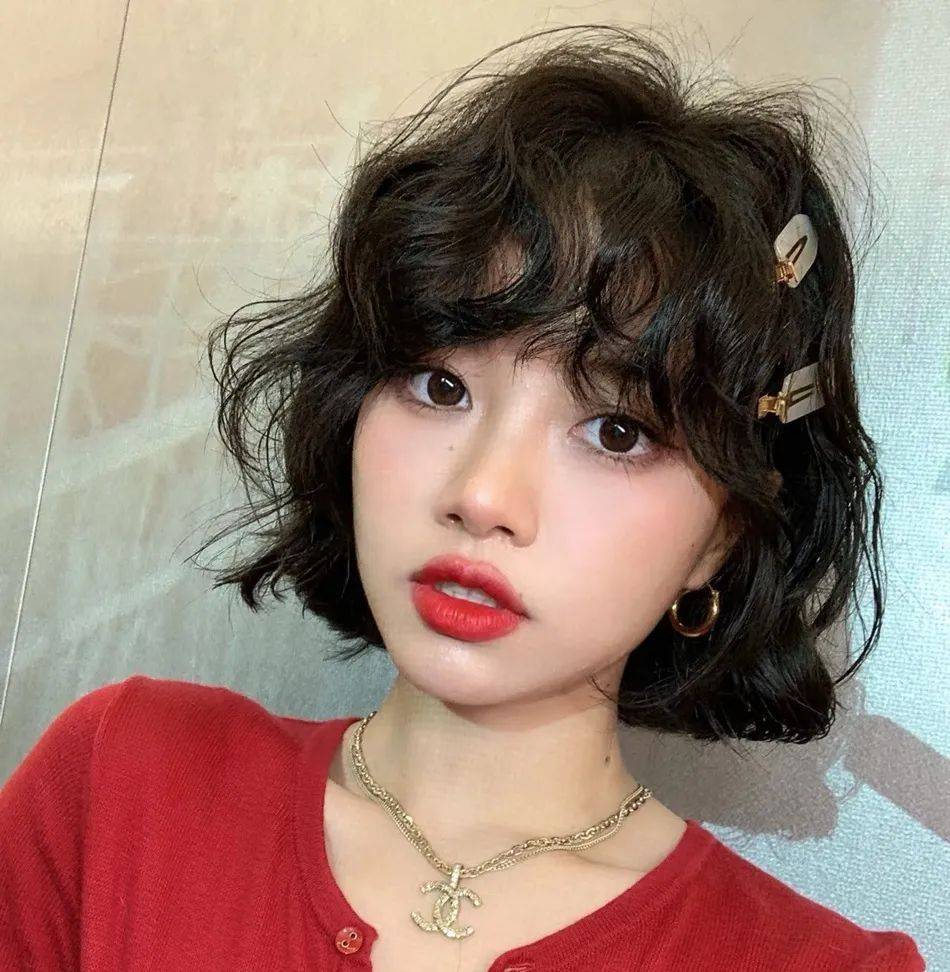 梦幻,稚嫩,天真烂漫,乖巧,可爱,轻盈,童话,甜美,少女,细腻,卡哇伊