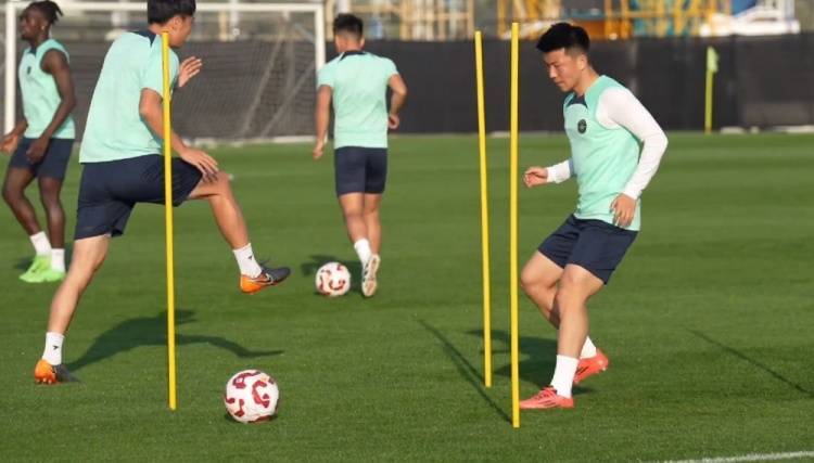 训练宣！浙江队海外冬训，国脚陶强龙现身参与合练