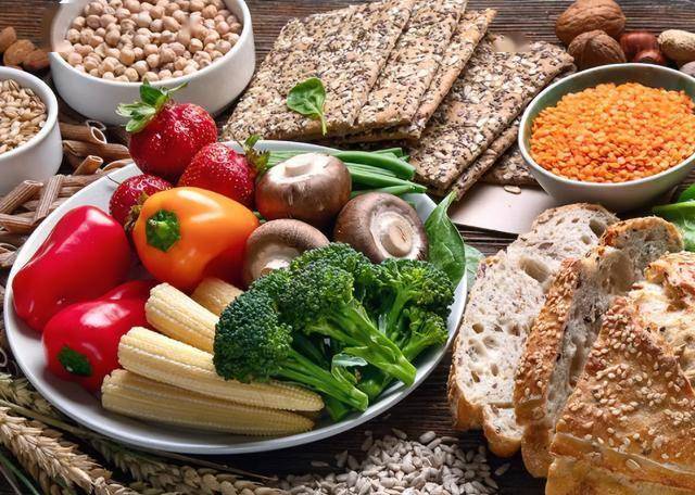 健康食物并非适合所有老人：蛋黄、低脂酸奶等的真相