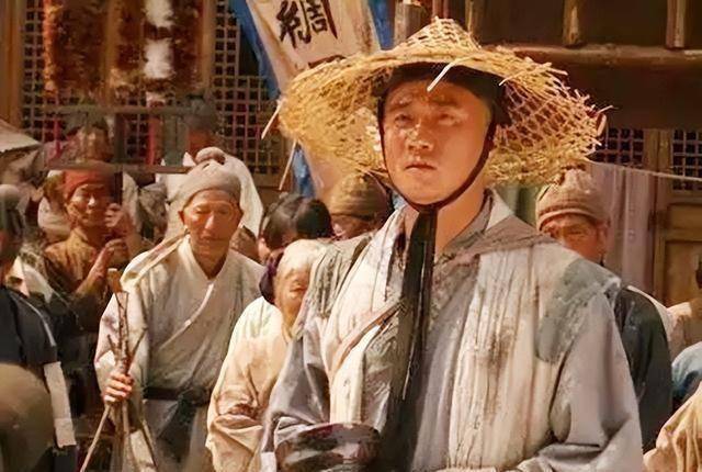 朱元璋迁父坟不成：背后隐藏的风水传说，朱元璋称帝后迁坟之念：风水与帝业的考量