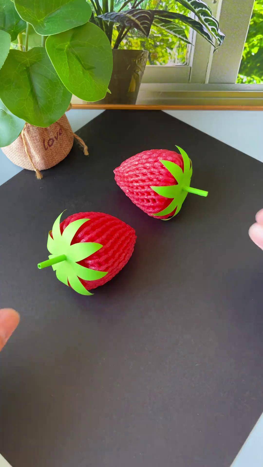 用水果网也能做可爱的小草莓,快带孩子一起做吧手工diy 幼儿园手工