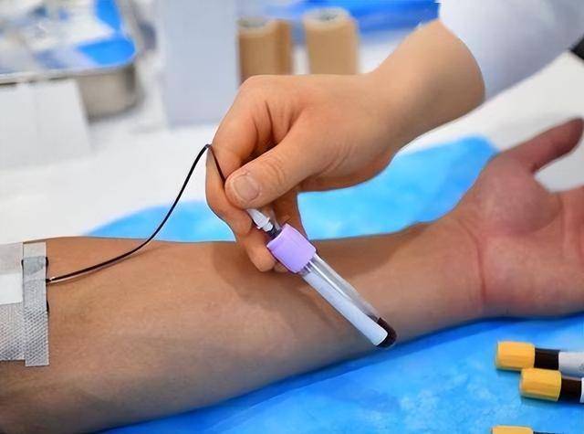 男性健康警示：雄性激素枯竭引发的疾病风险，男性健康危机：雄性激素枯竭不容忽视