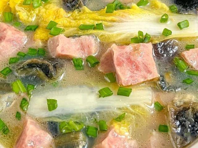 跟着邱哥学做八道春季补钙养骨家常菜 邱哥说美食：春天宜吃的八道补钙好菜
